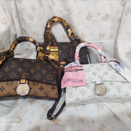 Replica Designer Louis Vuitton Fashion Letter Print Metal Buckle Shoulder Bag
