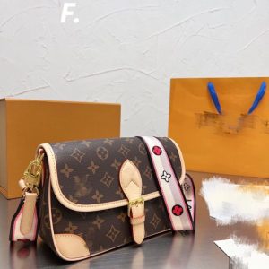 Replica Designer Louis Vuitton Fashion Middle-Aged One Shoulder Baguette Bag