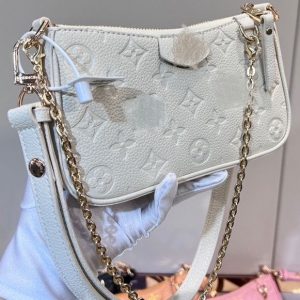 Replica Designer Louis Vuitton Fashion Solid Color Embossed Chain Shoulder Bag
