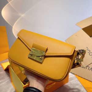 Replica Designer Louis Vuitton Fashion Solid Color Metal Buckle Shoulder Bag