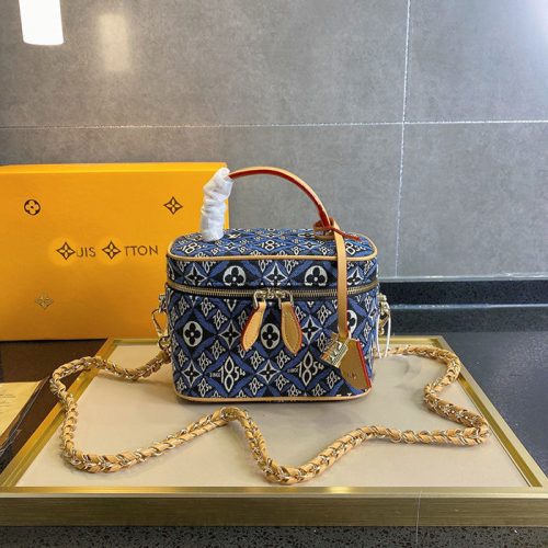 Replica Designer Louis Vuitton Fashionable Denim Chain Three-Dimensional Large-Capacity Shoulder Bag