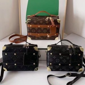 Replica Designer Louis Vuitton Fashionable Large Capacity Square Shoulder Bag