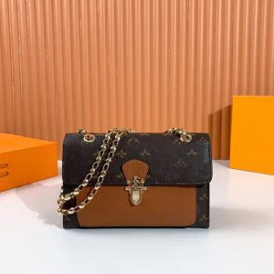 Replica Designer Louis Vuitton Retro Contrast Color Wild One-Shoulder Chain Printed Small Square Bag