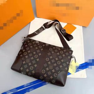 Replica Designer Louis Vuitton Simple Letter Print Shoulder Bag