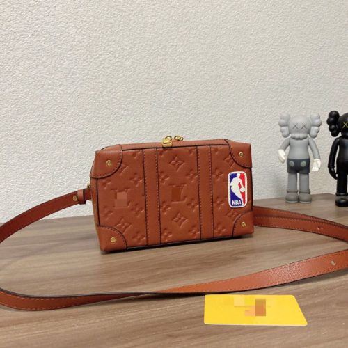 Replica Designer Louis Vuitton Simple Solid Color Embossed Square Shoulder Bag