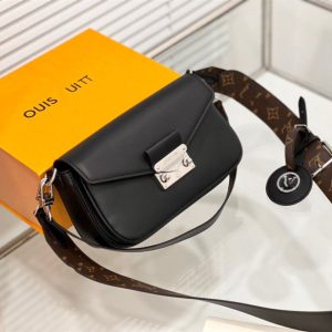 Replica Designer Louis Vuitton Simple Solid Color Metal Buckle Shoulder Bag