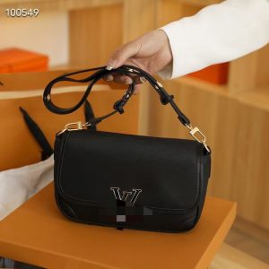 Replica Designer Louis Vuitton Simple Solid Color Metal Letter Shoulder Bag