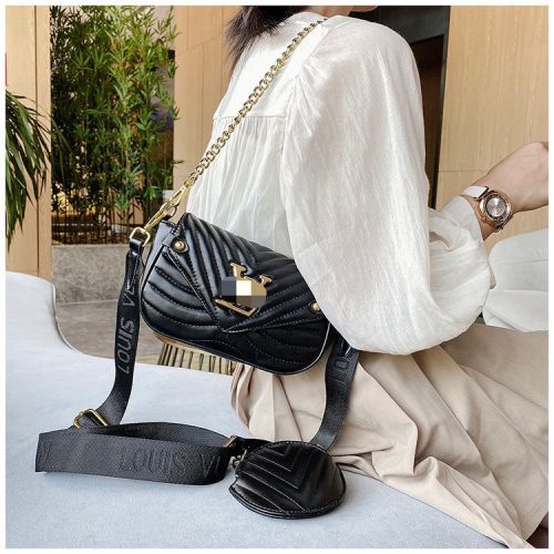 Replica Designer Louis Vuitton Simple Solid Color Metal Letter Shoulder Bag