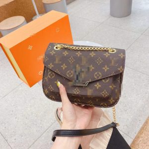 Replica Designer Louis Vuitton Vintage Alphabet Print Chain Shoulder Bag