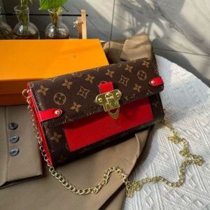 Replica Designer Louis Vuitton Vintage Contrast Chain Crossbody Bag