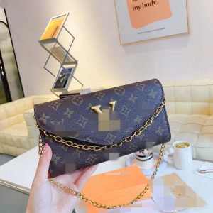 Replica Designer Louis Vuitton Vintage Square Chain Shoulder Bag