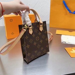 Replica Designer Louis Vuitton Vintage Square Vertical One Shoulder Crossbody Bag