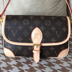 Replica Designer Louis Vuitton Women All-Match Shoulder Baguette Bag