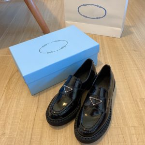 Replica Designer Prada Retro Leather Round Head Thick Heel Bottom College Style Shoes