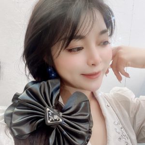 Replica Designer Prada Women Retro Leather Side Clip