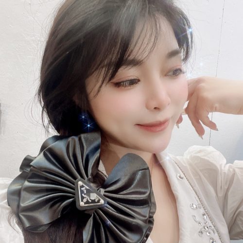 Replica Designer Prada Women Retro Leather Side Clip