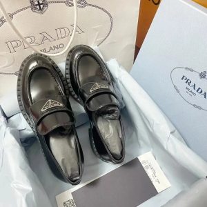 Replica Designer Prada Women Spring British Style Slip-On Leather Shoes