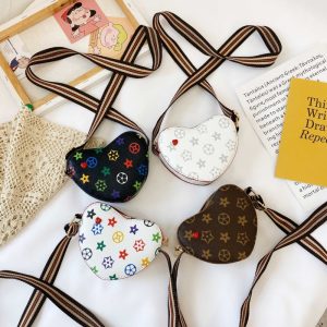 Replica Designer Replica Louis Vuitton Design Kids Cute Heart Shape Girl Messenger Bag
