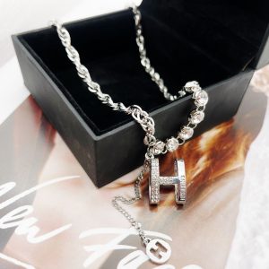 Replica Designer er Hermes Women Fashion Letter H Hip-Hop Rhinestones Sweater Chain