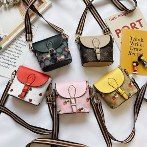 Replica Designer er Louis Vuitton COACH Kids Princess Cute Strawberry Shoulder Bag