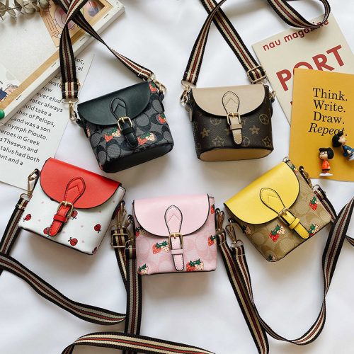 Replica Designer er Louis Vuitton COACH Kids Princess Cute Strawberry Shoulder Bag