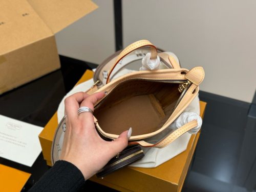 FashionReps Bags LouisVuitton Bag - Image 4