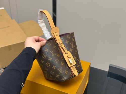 FashionReps Bags LouisVuitton Bag - Image 2
