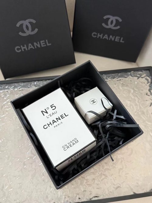Fashionreps Chanel Fragrance PR834